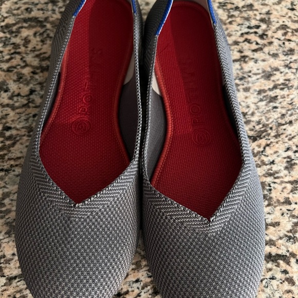 Rothy’s flat - Picture 3 of 4